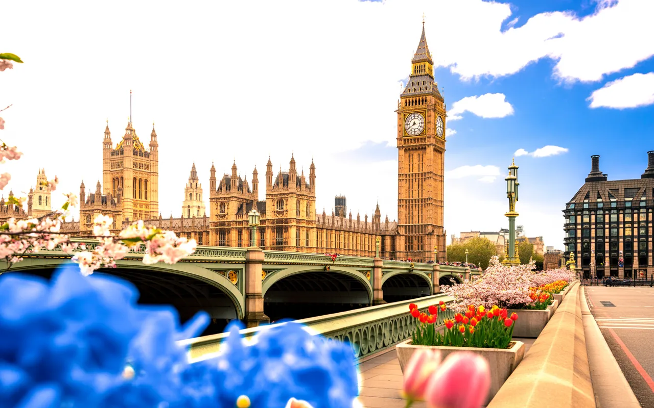 Never too late for HPV vaccine with Big Ben symbolizing time in London